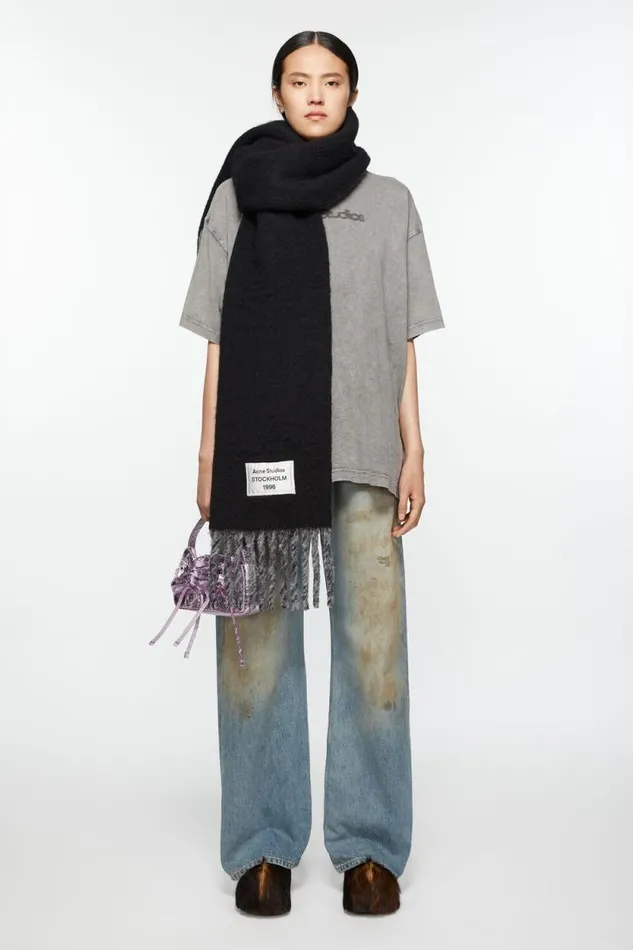 Acne Studios Fringed Scarf Logo Label Blackgrey Women Scarves Acne Studios Fringed Scarf Logo Label Blackgrey Women Scarves