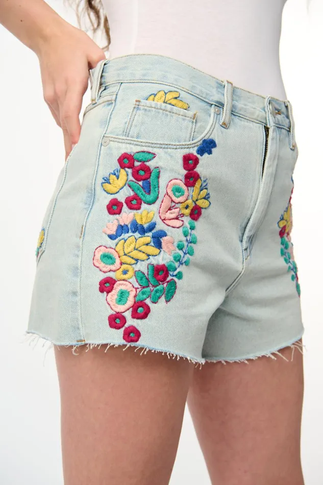 BLANK NYC Shorts The Reeve In Picnic Date Short 8211 Women