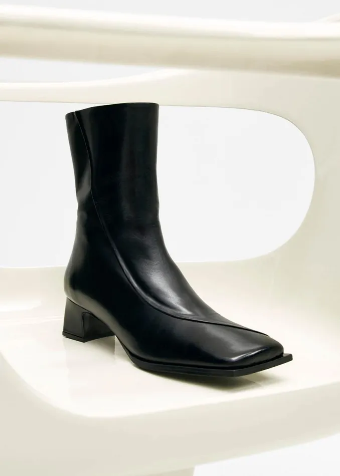 Boots Women ALOHAS Chantal Black Leather Ankle Boots