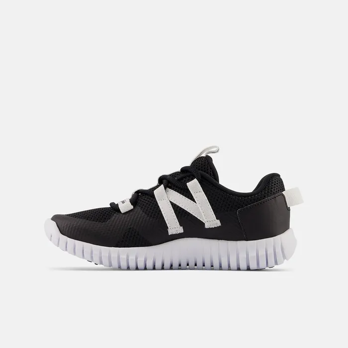 Kids PLAYGRUV V2 Bungee Black With White New Balance Size 105 8211 3 Kids PLAYGRUV V2 Bungee Black With White New Balance Size 105 8211 3