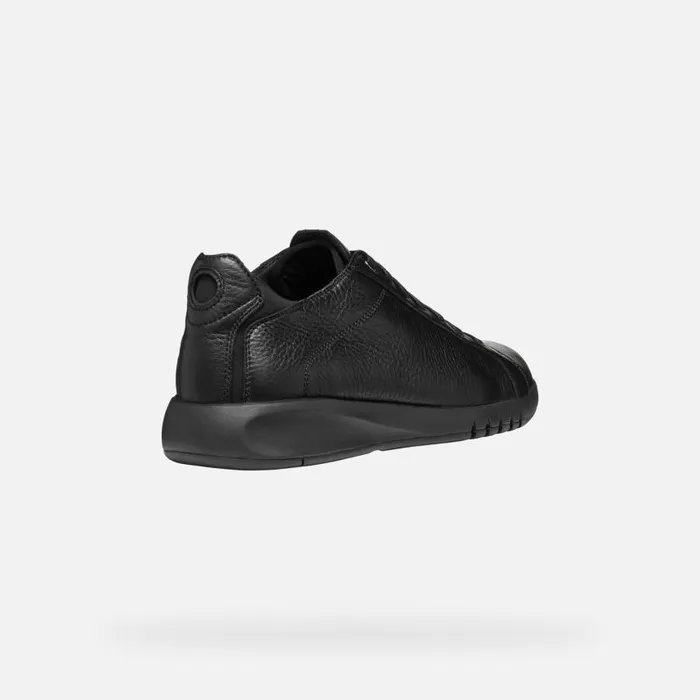 Man Geox Sneakers AERANTIS MAN Black Leather Shoes Black