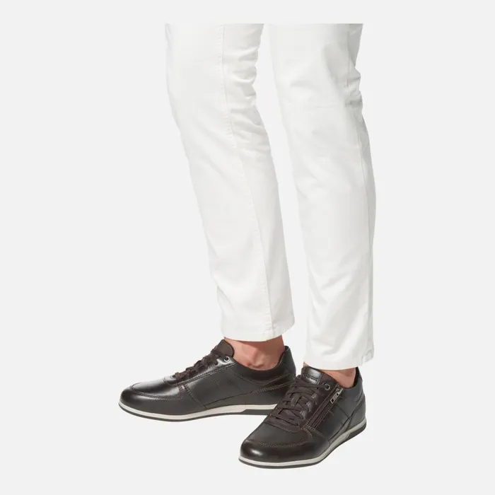 Man Geox Sneakers RENAN MAN Coffee Low Top Sneakers Coffee