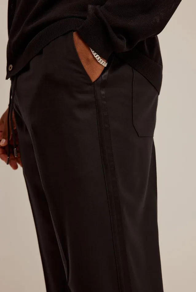 Man Venroy Pants Satin Panel Relaxed Wool Trouser