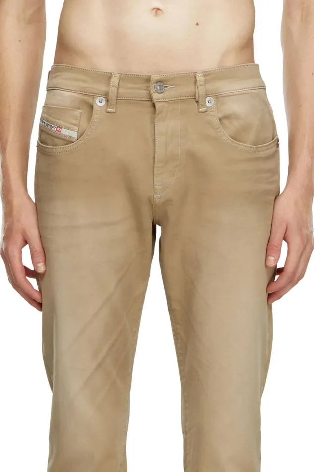 Men Diesel Jeans Slim 2060 DStrukt Joggjeans 0670M Beige Men Diesel Jeans Slim 2060 DStrukt Joggjeans 0670M Beige