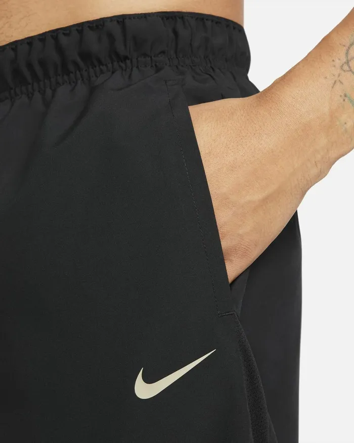 Men Nike Shorts Challenger Blackkhaki