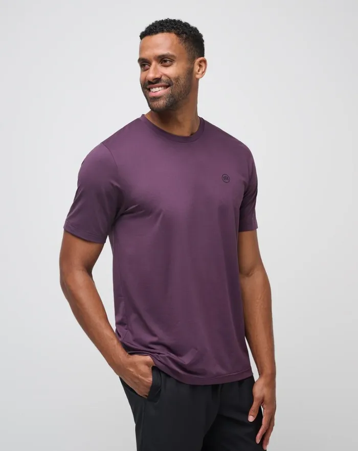 Men Tees TravisMathew SCENIC VISTA ACTIVE TEE Plum Men Tees TravisMathew SCENIC VISTA ACTIVE TEE Plum