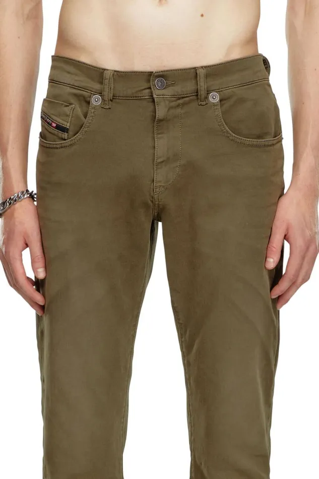 MenWomen Diesel Jeans Slim 2060 DStrukt Joggjeans 0670M Military Green MenWomen Diesel Jeans Slim 2060 DStrukt Joggjeans 0670M Military Green
