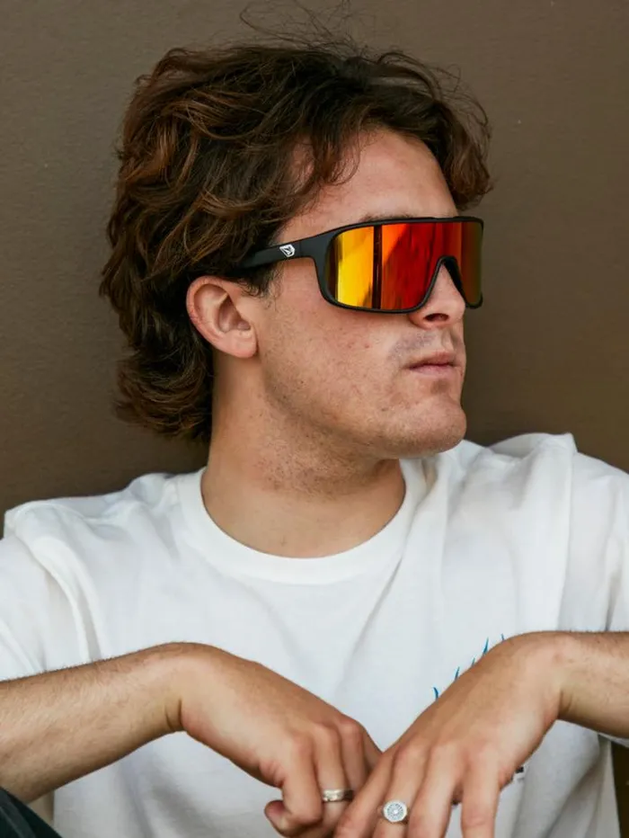 MensWomens Sunglasses Volcom Macho Sunglasses 8211 Matte BlackGray Red Chrome