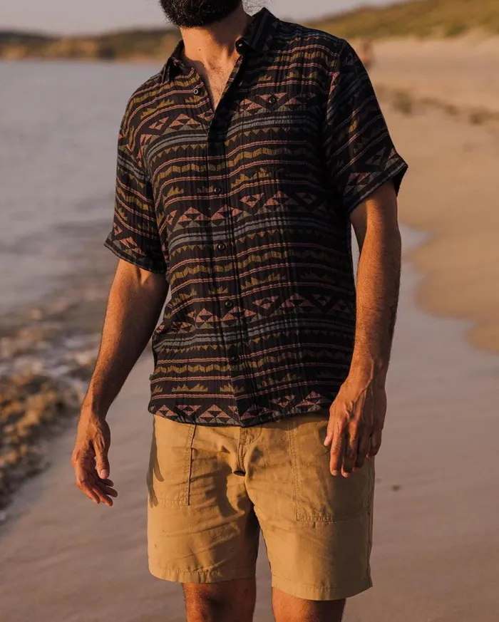 Passenger Clothing Chill Organic Cotton Jacquard Short Sleeve Shirt Black Geo Pattern Men Shirts