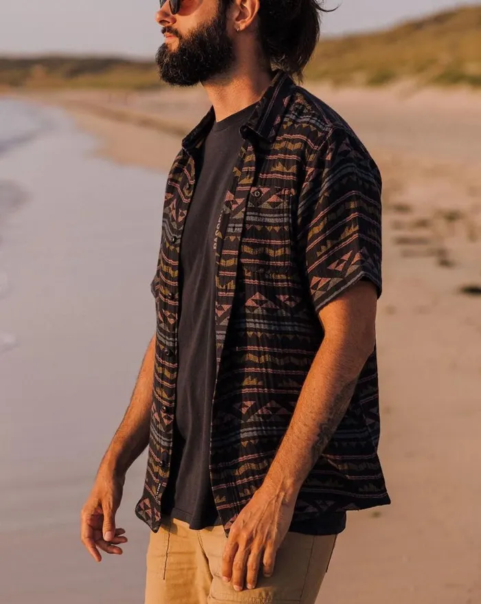Passenger Clothing Chill Organic Cotton Jacquard Short Sleeve Shirt Black Geo Pattern Men Shirts