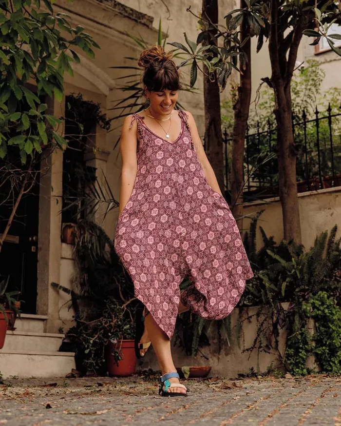 Passenger Clothing Copetn Jumpsuit Tile Wine Women Dungarees and Trousers