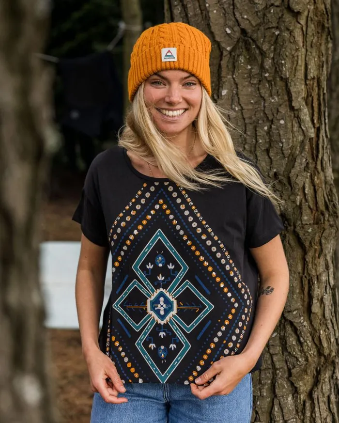 Passenger Clothing Craft TShirt Black Women Tops and TShirts