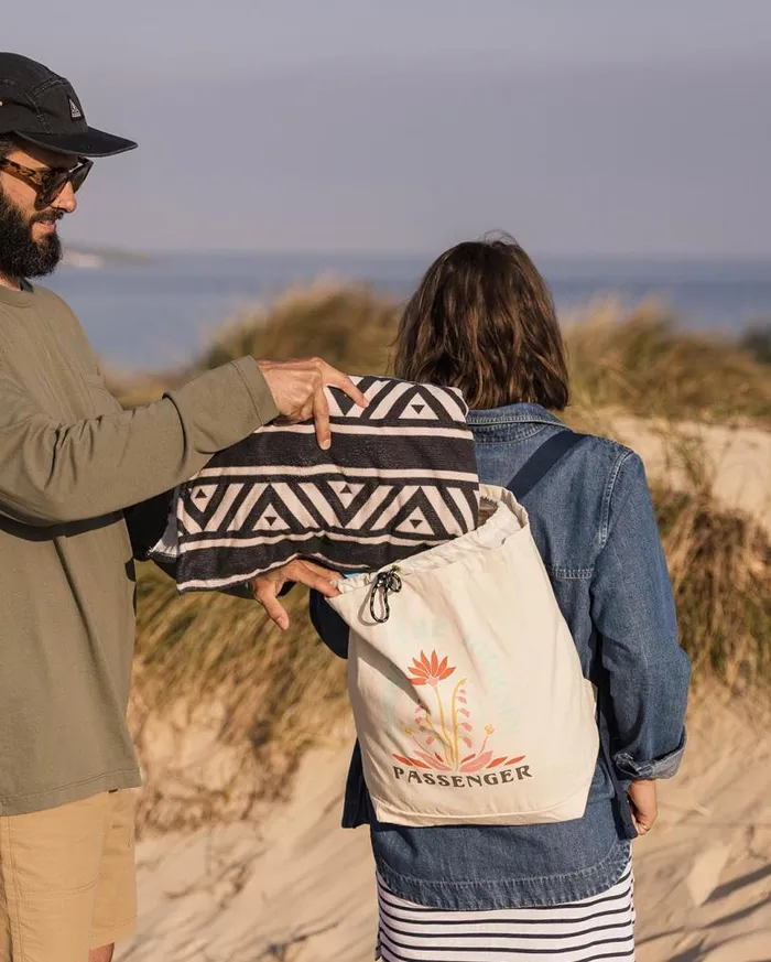 Passenger Clothing Pico Organic Tote Backpack Off White WomenMen Backpacks and Bags