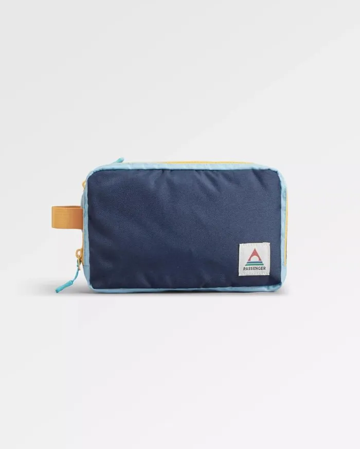 Passenger Clothing Travel Recycled Wash Kit Navyblue WomenMen Backpacks and Bags