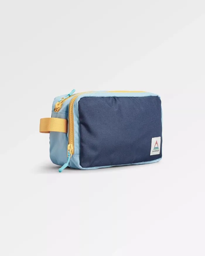 Passenger Clothing Travel Recycled Wash Kit Navyblue WomenMen Backpacks and Bags