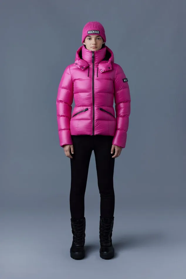Puffers Women Mackage MADALYN Lustrous Light Down Jacket With Hood For Ladies Black Puffers Women Mackage MADALYN Lustrous Light Down Jacket With Hood For Ladies Black
