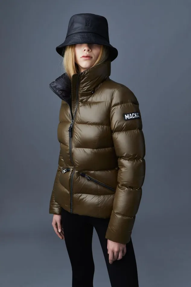 Puffers Women Mackage MADALYN Lustrous Light Down Jacket With Hood For Ladies Black Puffers Women Mackage MADALYN Lustrous Light Down Jacket With Hood For Ladies Black