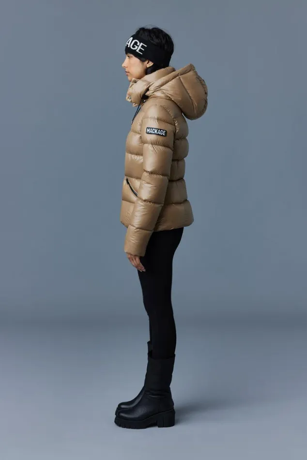 Puffers Women Mackage MADALYN Lustrous Light Down Jacket With Hood For Ladies Black Puffers Women Mackage MADALYN Lustrous Light Down Jacket With Hood For Ladies Black