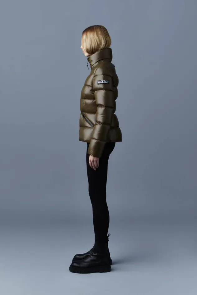 Puffers Women Mackage MADALYN Lustrous Light Down Jacket With Hood For Ladies Black Puffers Women Mackage MADALYN Lustrous Light Down Jacket With Hood For Ladies Black
