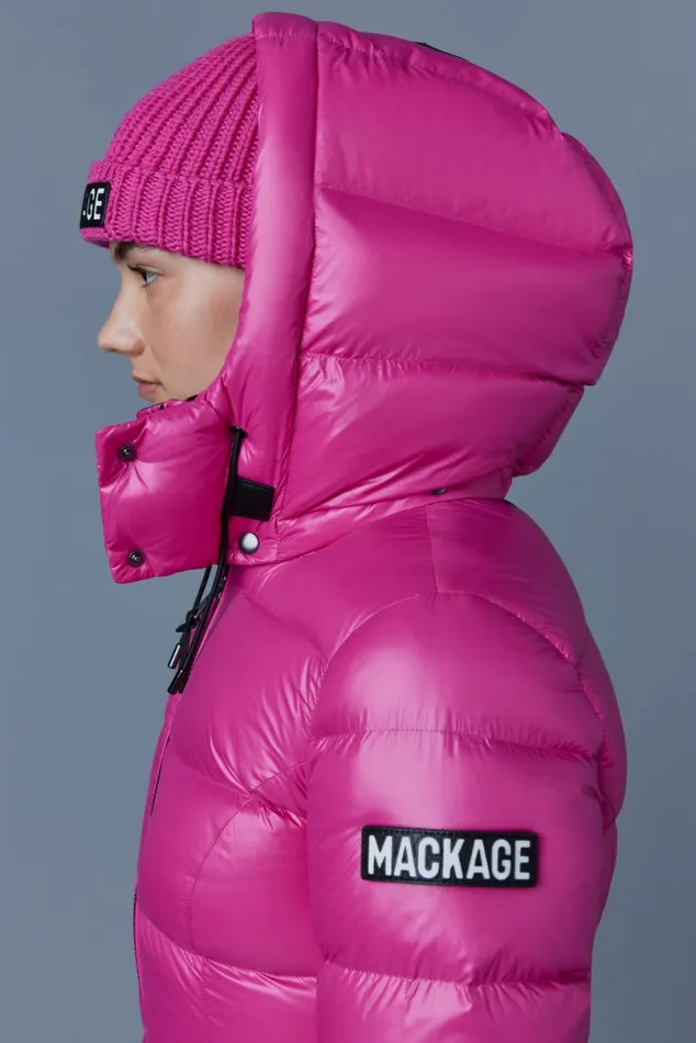 Puffers Women Mackage MADALYN Lustrous Light Down Jacket With Hood For Ladies Black Puffers Women Mackage MADALYN Lustrous Light Down Jacket With Hood For Ladies Black