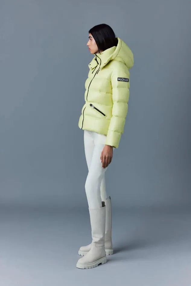 Puffers Women Mackage MADALYN Lustrous Light Down Jacket With Hood For Ladies Black Puffers Women Mackage MADALYN Lustrous Light Down Jacket With Hood For Ladies Black