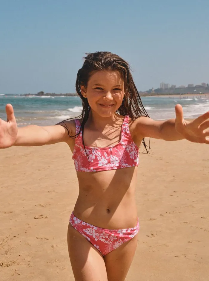 Roxy Swim Girl039s 416 Aloha Spirit Two Piece Bralette Bikini Set For Girls Shocking Pink Hello Aloha Smal 8211 Kids Roxy Swim Girl039s 416 Aloha Spirit Two Piece Bralette Bikini Set For Girls Shocking Pink Hello Aloha Smal 8211 Kids