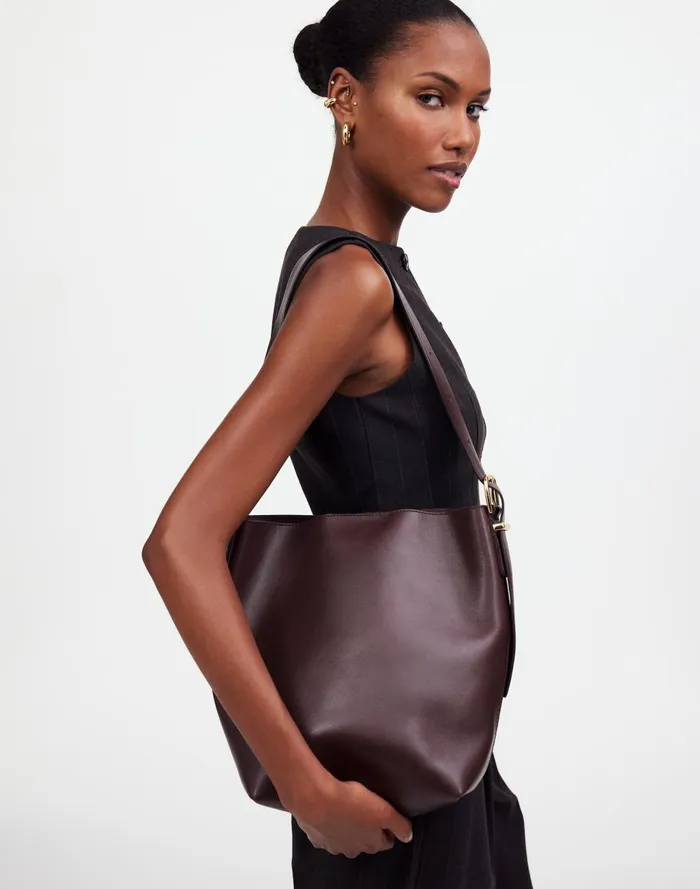 Women Bags Madewell The Essential Medium Bucket Tote Chocolate Raisin