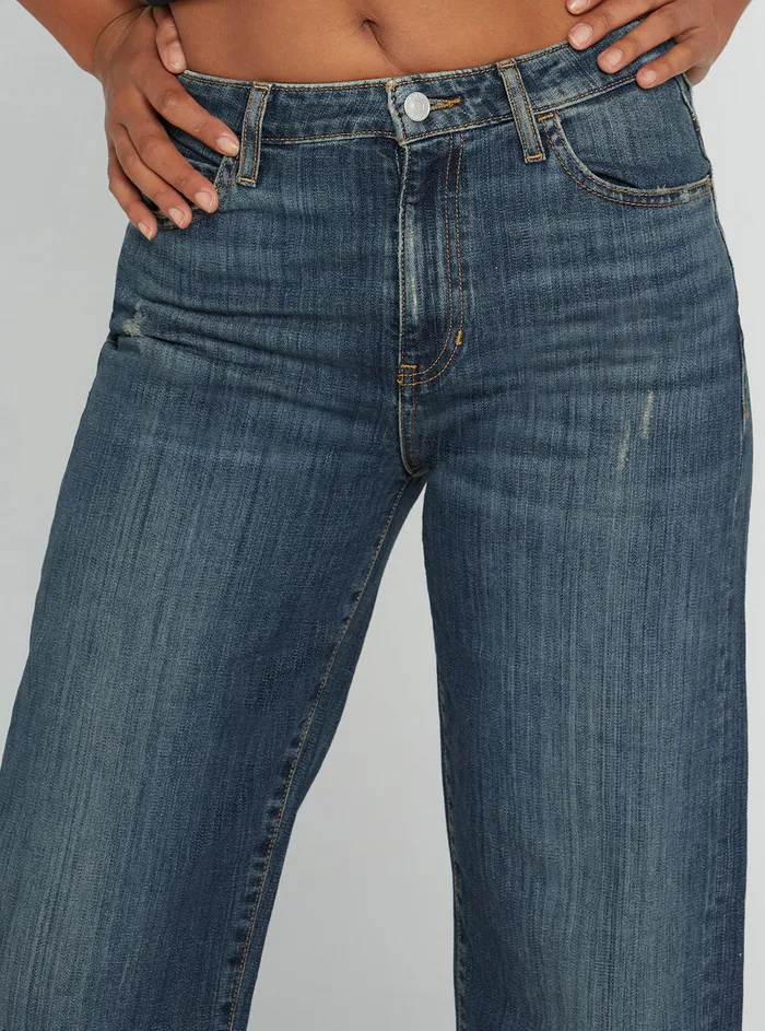 Women Denim GUESS Eco Highrise 90s Boyfriend Denim Jeans In Waterton Blue Wash