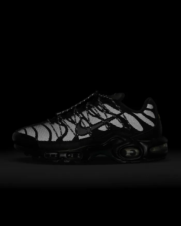 Women Nike All Shoes Air Max Plus Blacksalsa Redmetallic Platinumdark Grey