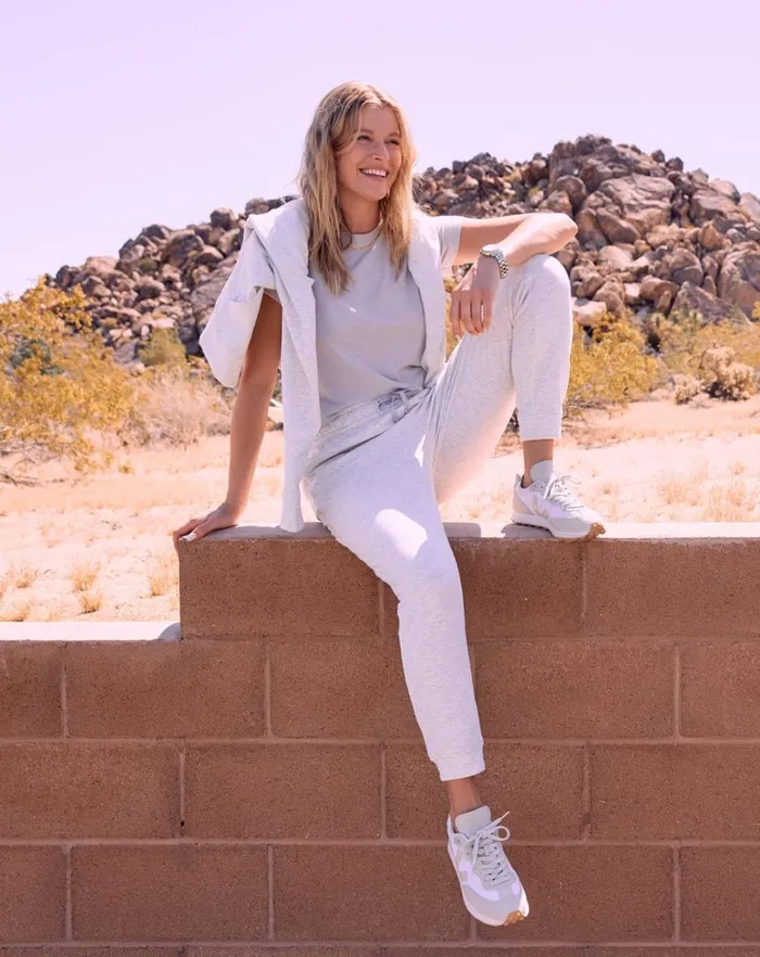 Women Pants TravisMathew CLOUD FLEECE JOGGER Heather Light Grey
