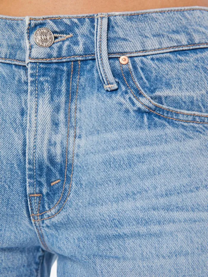 Women Relaxed Mother Denim The Down Low Undercover Short Fray Blue lightpastel
