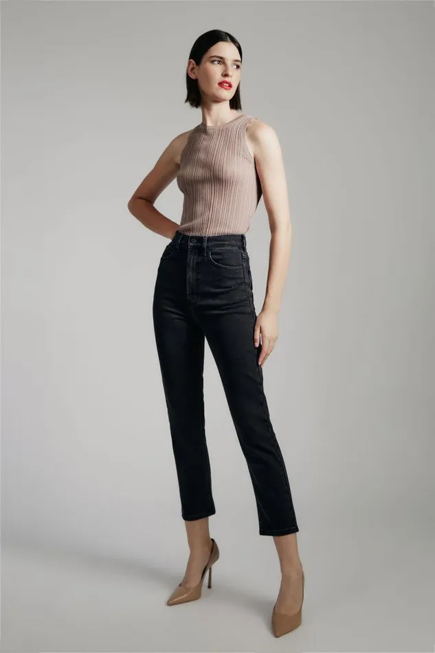 Women Straight Jean Bardot Heidi Straight Leg In Washed Black Washed Black