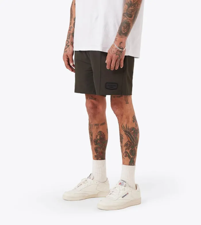 Zanerobe Shorts Men Badge Tech Short Dk Army